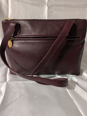 Stone Mountain Vintage Oxblood Leather Shoulder Bag 90's Zipper & Magnetic